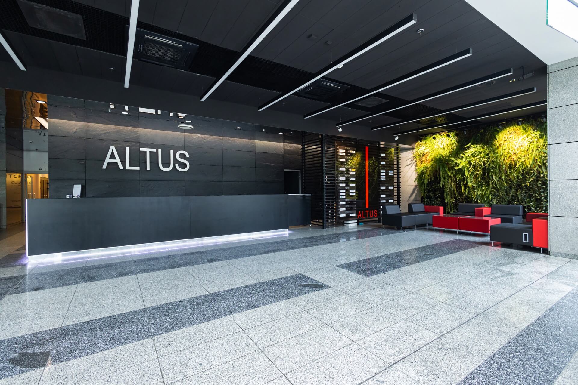 Wejście do budynku Altus — lobby